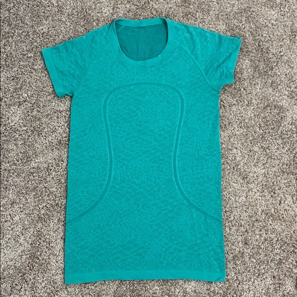 EUC lululemon top